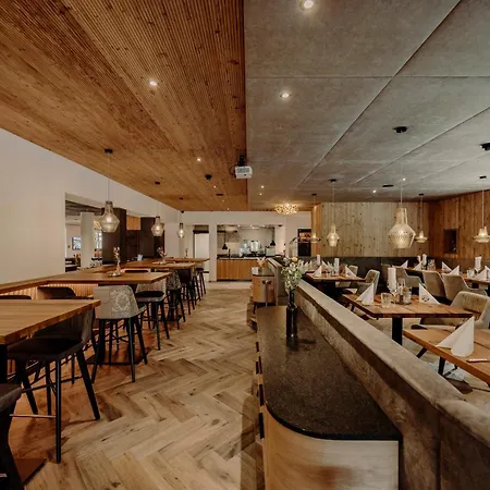 莱斯维特全家酒店 4*