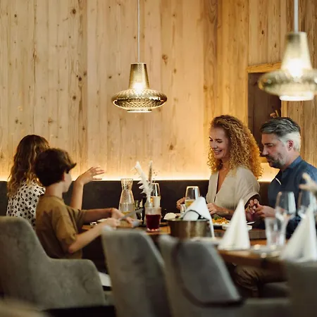 Hotel Resl Flachau